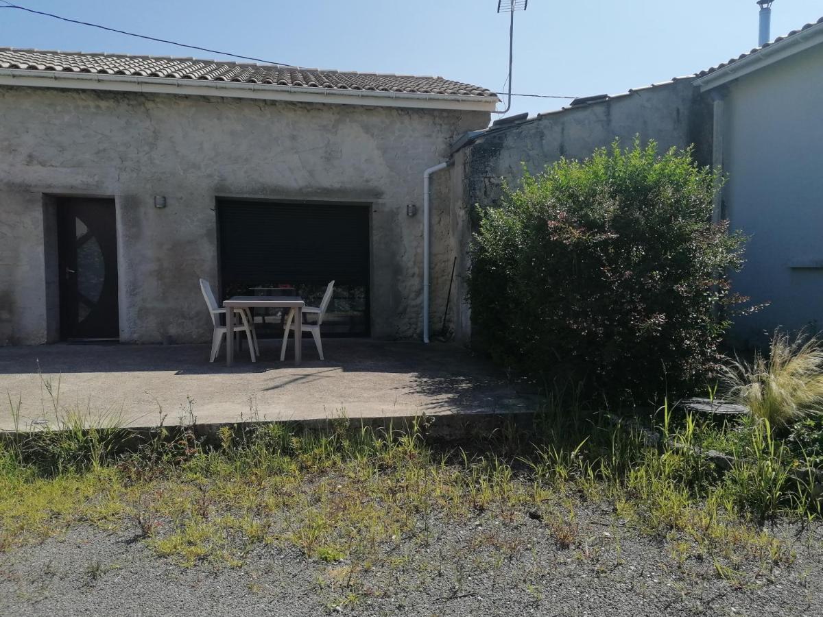 nuit au calme Saint-Bonnet-sur-Gironde Exterior foto